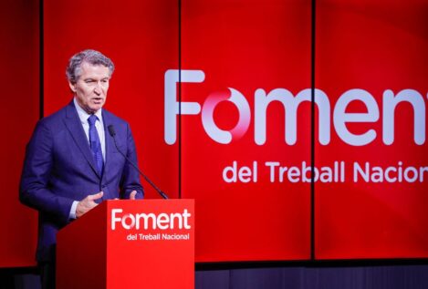 Feijóo promete a los empresarios catalanes elecciones si Junts apoya una moción de censura