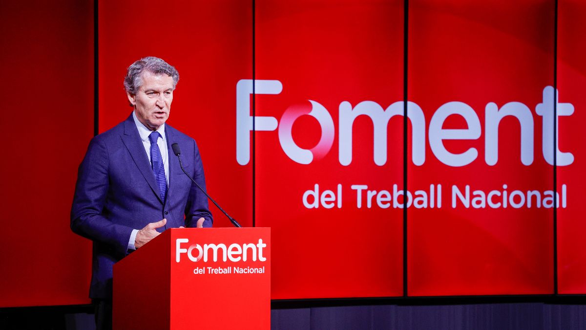 Feijóo promete a los empresarios catalanes elecciones si Junts apoya una moción de censura