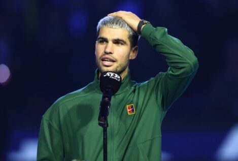 Carlos Alcaraz, baja para la Final 8 de la Copa Davis en Bolonia por molestias en el isquiotibial
