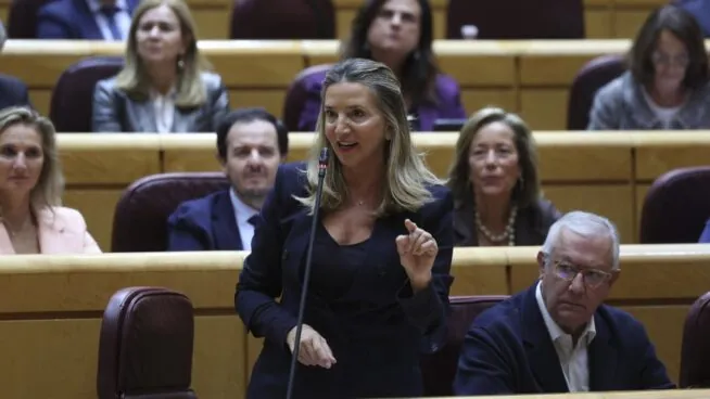 El PP acusa a Yolanda Díaz de ser la «avalista solidaria de la corrupción» del Gobierno