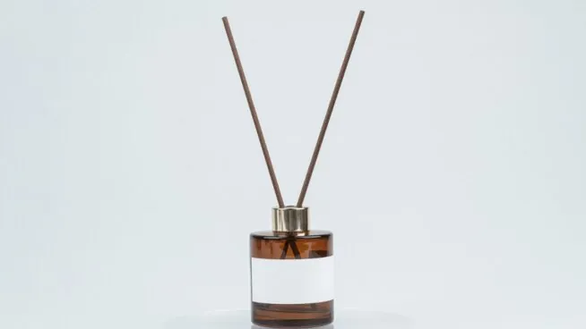 Canela y vinagre: el ambientador que muchos hoteles usan para que el baño huela bien