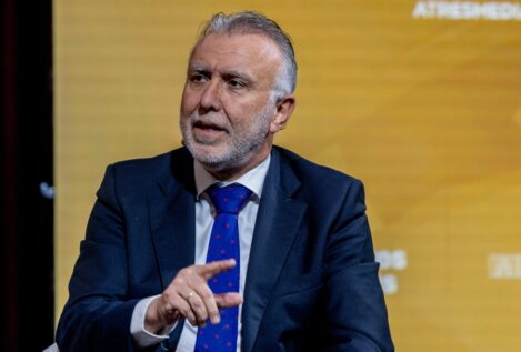 Torres defiende «adoctrinar» en la democracia ante aumento del apoyo juvenil al franquismo