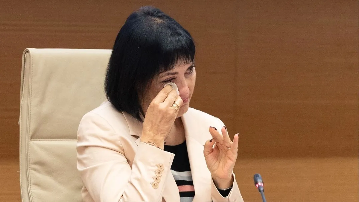 PP y Vox aplauden a una víctima de la dana en el tercer día de la comisión del Congreso