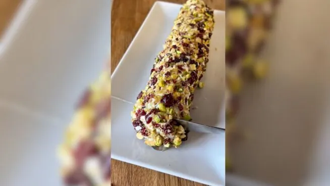 El aperitivo que triunfa en Navidad con solo dos ingredientes: queso y frutos secos