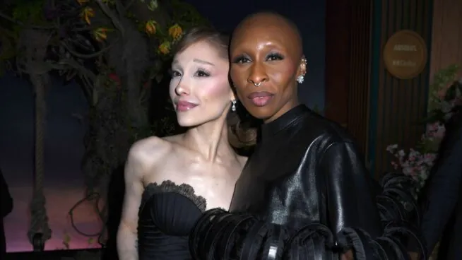 Qué pasa entre Ariana Grande y Cynthia Erivo: sobreprotección, bulos o una amistad intensa