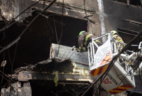 Al menos dos muertos y más de 20 heridos en un nuevo ataque ruso en Kiev