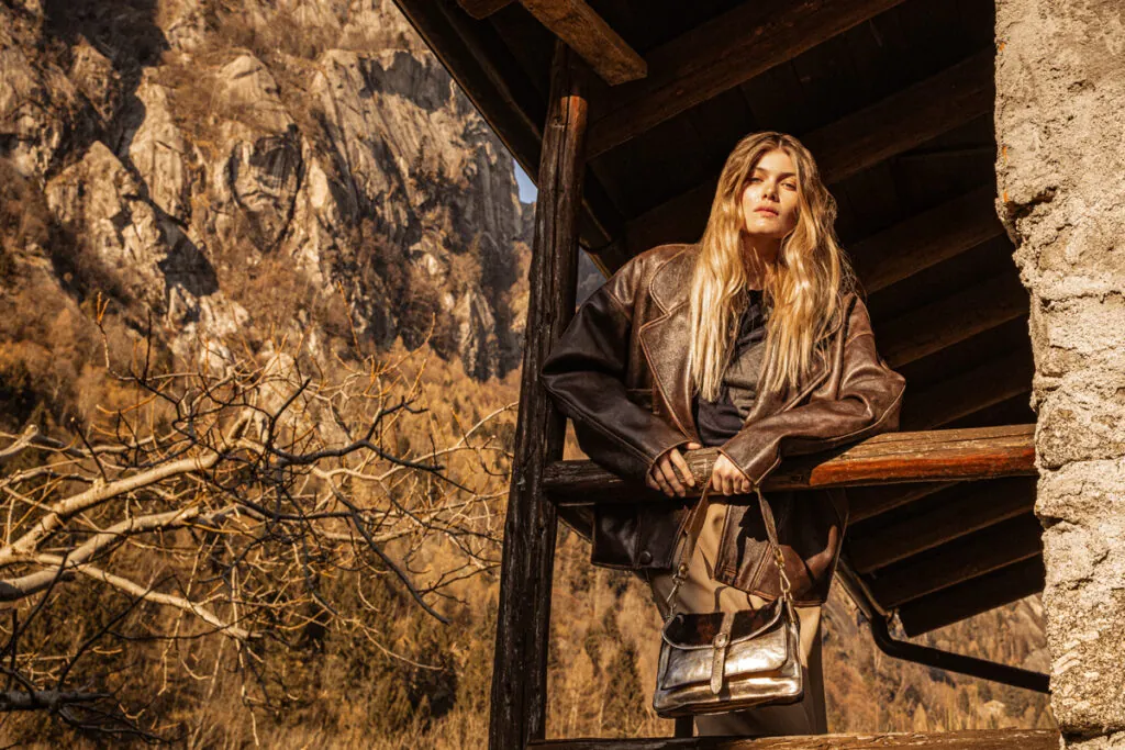 Los artículos de piel encajan muy bien con el marrón chocolate. (Fuente: Campomaggi)