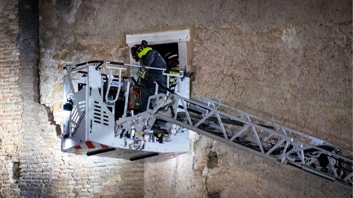 Muere el obrero rescatado tras 11 horas atrapado por el derrumbe de una torre en Roma