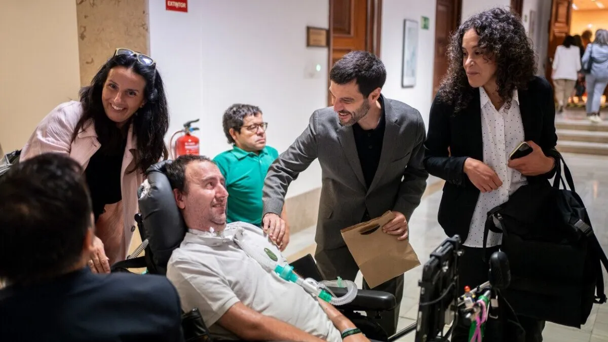 Bustinduy pagó un informe sobre la sexualidad y los discapacitados que nadie ha descargado