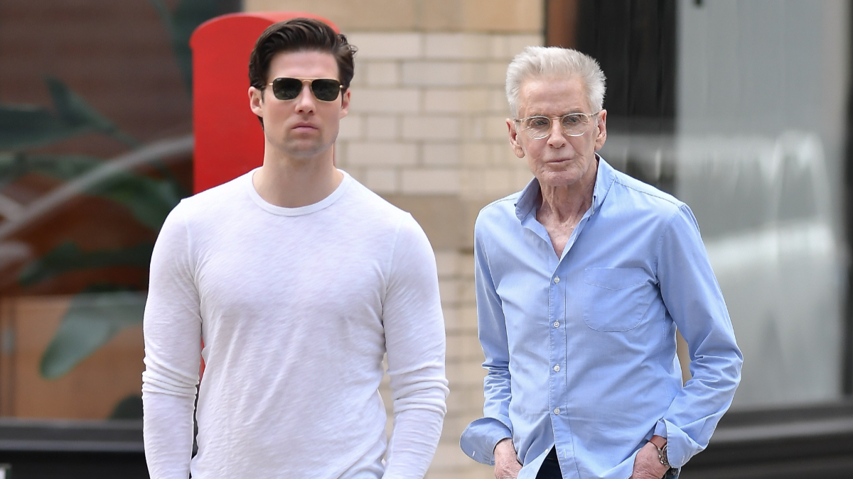 La relación del diseñador Calvin Klein con Kevin, 46 años más joven que él y fue actor porno