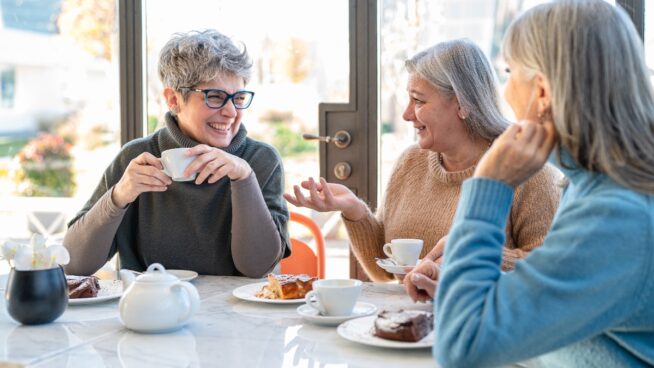 Cuidar el cerebro a través de las relaciones: el arte de «bienvejecer»