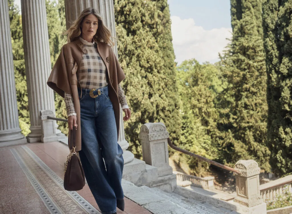 Capa marrón de la firma Twinset