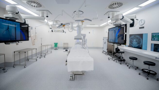 La espera media para operarse en España: Madrid, 49 días; Andalucía, 160; Cataluña, 148