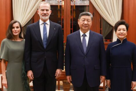 El presidente de China y la primera dama ofrecen una cena privada a los Reyes