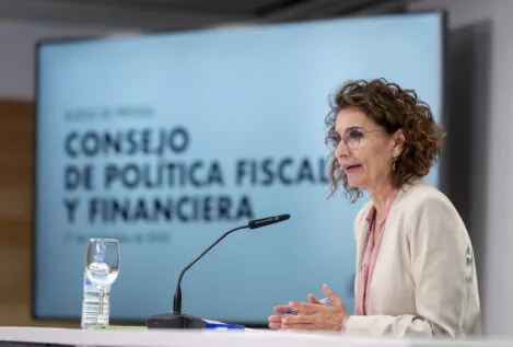 Montero admite que aumentará la cesión de impuestos a las comunidades autónomas