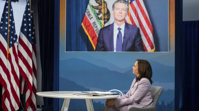 Newsom y Harris aceleran su pugna por liderar a los demócratas de EEUU rumbo a 2028