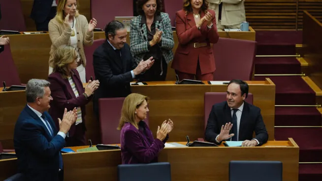 Pérez Llorca logra la investidura como nuevo presidente valenciano con el apoyo de Vox