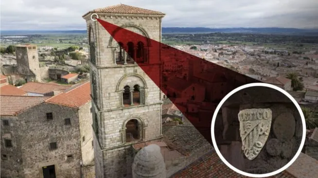 El curioso motivo por el que una iglesia de Trujillo tiene el escudo del Athletic Club