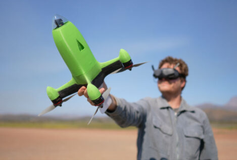 Existe una guerra en marcha entre drones y la protagonizan un suizo y una familia sudafricana