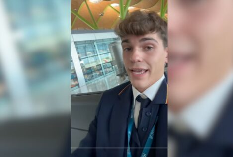 David, coordinador de vuelos, explica por qué las columnas del aeropuerto de Madrid tienen estos colores