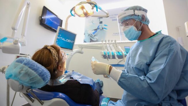 Cinco millones de personas no van al dentista en España por no poder pagarlo