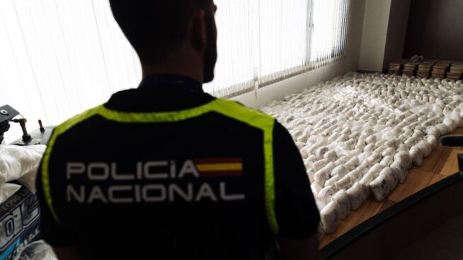 Los autores de 'Narco, S.A.': «La solución del narcotráfico está en manos del Gobierno»