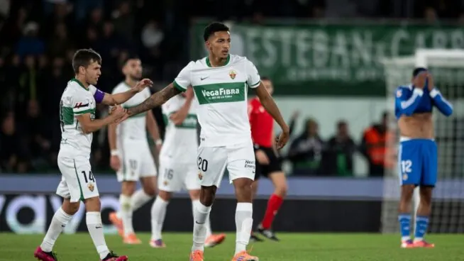 El Real Madrid amortigua el golpe en Elche