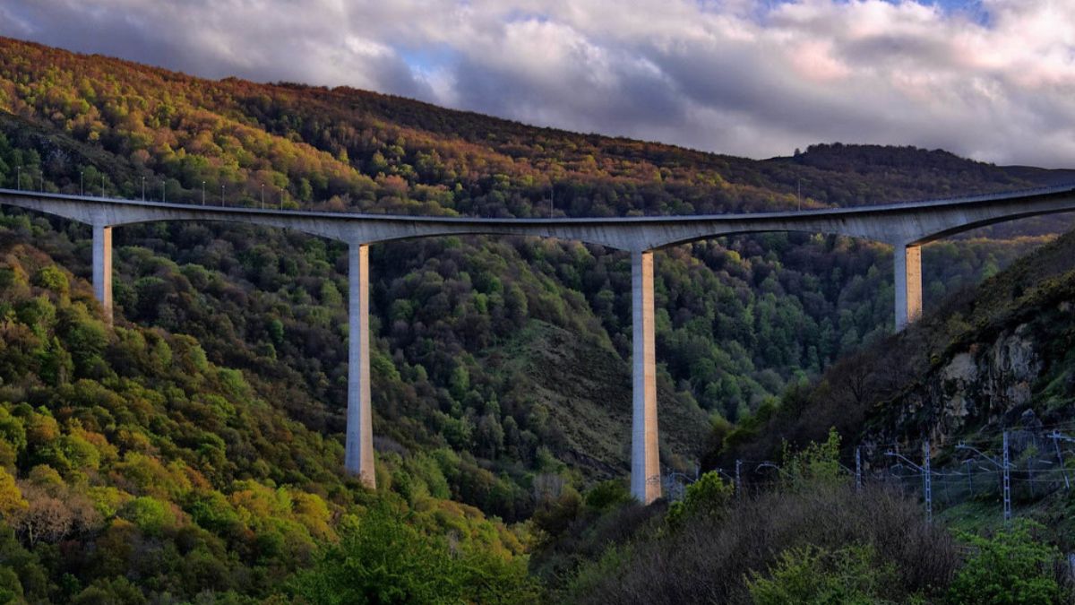 Entre Cantabria y Castilla y León: el puente más alto de España que une ambas comunidades