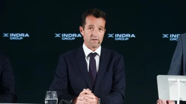 Un accionista de Indra pide a la CNMV una investigación por «conflicto de intereses»