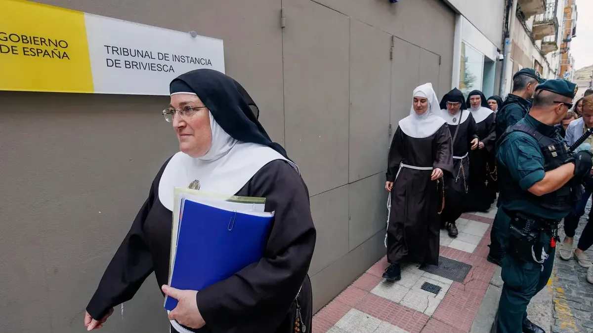 La Guardia Civil detiene a la exabadesa de Belorado tras registrar el convento