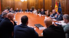 Feijóo traslada a policías y guardias civiles las iniciativas del PP en materia de seguridad