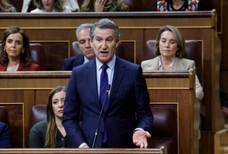 Feijóo afirma que Sánchez cada vez es «más peligroso para la democracia»