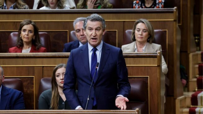 Feijóo afirma que Sánchez cada vez es «más peligroso para la democracia»