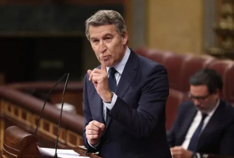 Feijóo acusa a Sánchez de ser «el presidente de la cloaca»: «Está muerto de miedo»