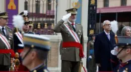El Rey preside la rejura de bandera de la XLV promoción en la Academia General Militar