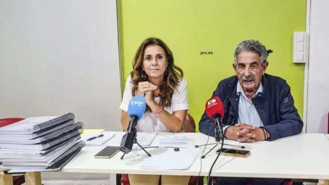 Revilla replica a Buruaga: «Muerde en hueso en su intento de crear división en el PRC»