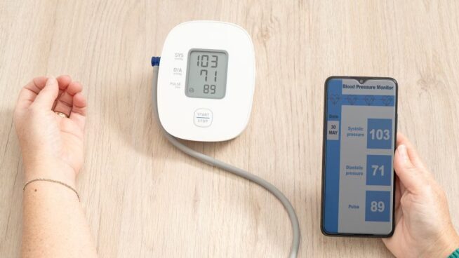 Cómo autocontrolar la presión arterial sin cometer errores