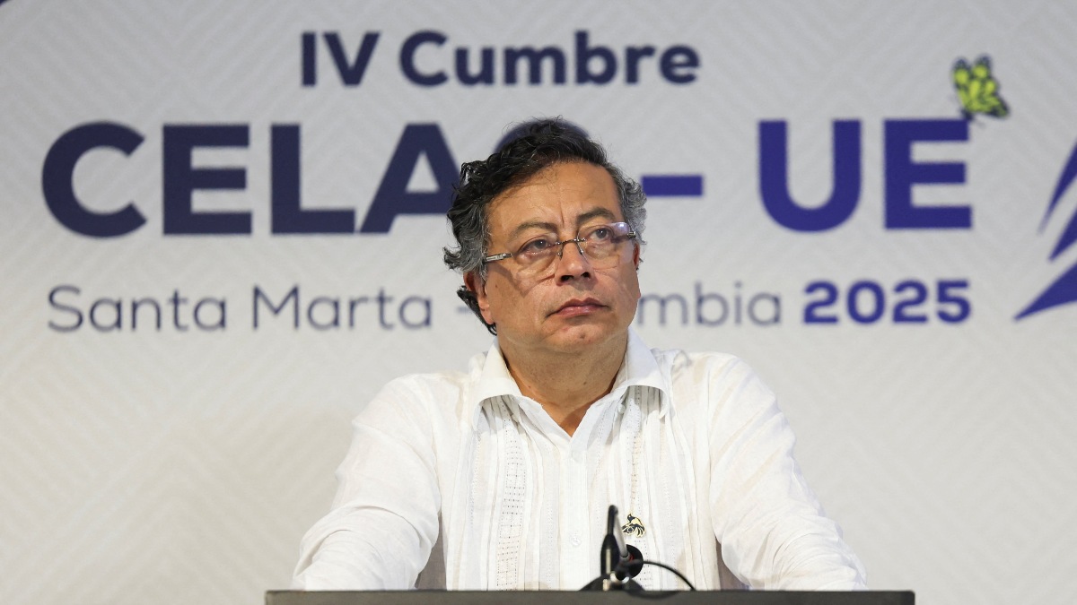 Petro acusa a un senador de EEUU de «fraguar» un plan para encarcelarlo