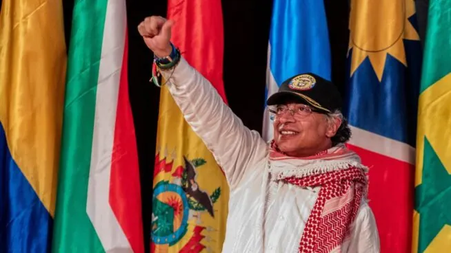 Petro aboga por «una OTAN suramericana» independiente de EEUU o Rusia