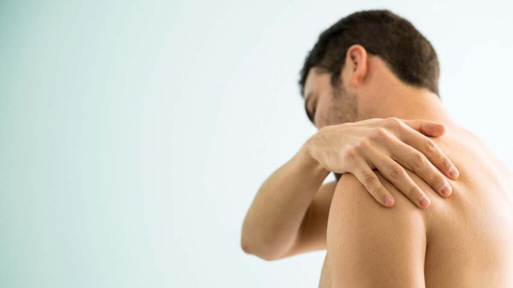 hombre-dolor-manguito-rotador-hombro