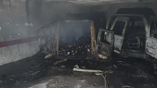 Un incendio agrava la guerra entre clanes tras los robos en el cementerio de Zaragoza