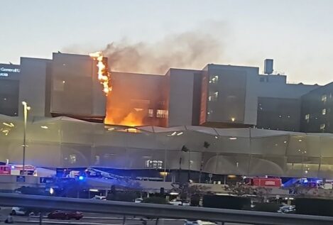 Un incendio en el hospital Santa Lucía de Cartagena obliga a evacuar a pacientes