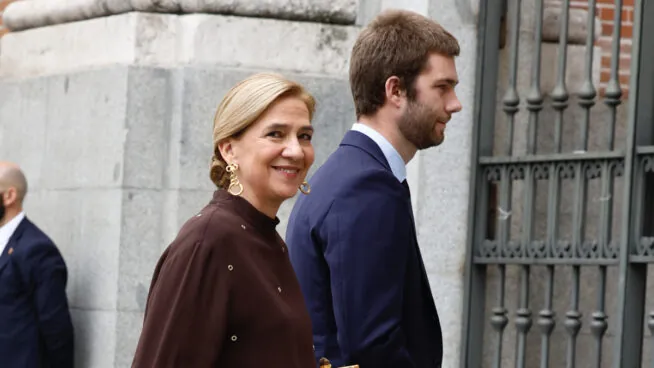 Cristina ya conoce a Sophia, la novia de su hijo Juan: la infanta aprovechó su 'cita' con Carlos III