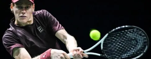 Sinner arrebata el número uno a Alcaraz tras coronarse en el Masters 1.000 de París