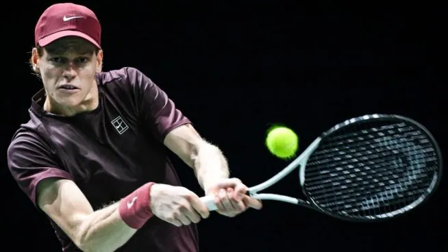 Sinner arrebata el número uno a Alcaraz tras coronarse en el Masters 1.000 de París