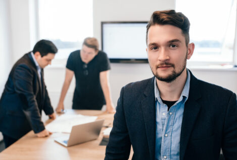 Los jóvenes pierden interés por el liderazgo: el 70% de la generación Z no quiere ser jefe