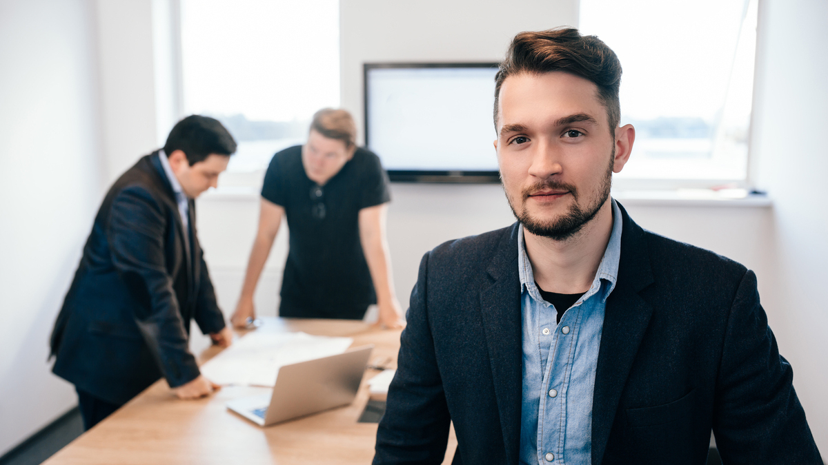 Los jóvenes pierden interés por el liderazgo: el 70% de la generación Z no quiere ser jefe