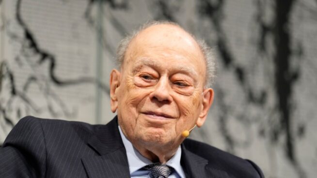 Jordi Pujol abandona la clínica tras permanecer cinco días ingresado por una neumonía