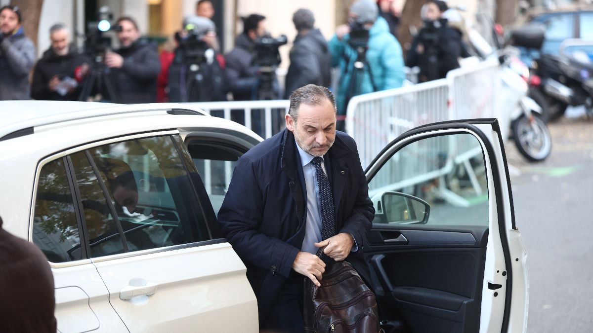 José Luis Ábalos, el primer diputado en activo que entra en prisión