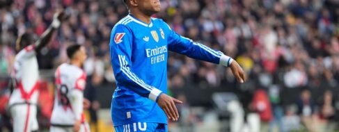 El Madrid tropieza en Vallecas y firma su primer empate de la temporada